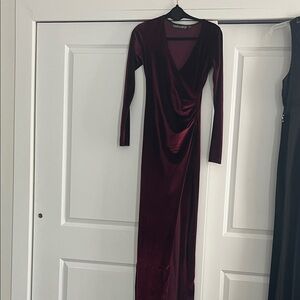 Boohoo Burgundy Long Sleeve Velvet Dress